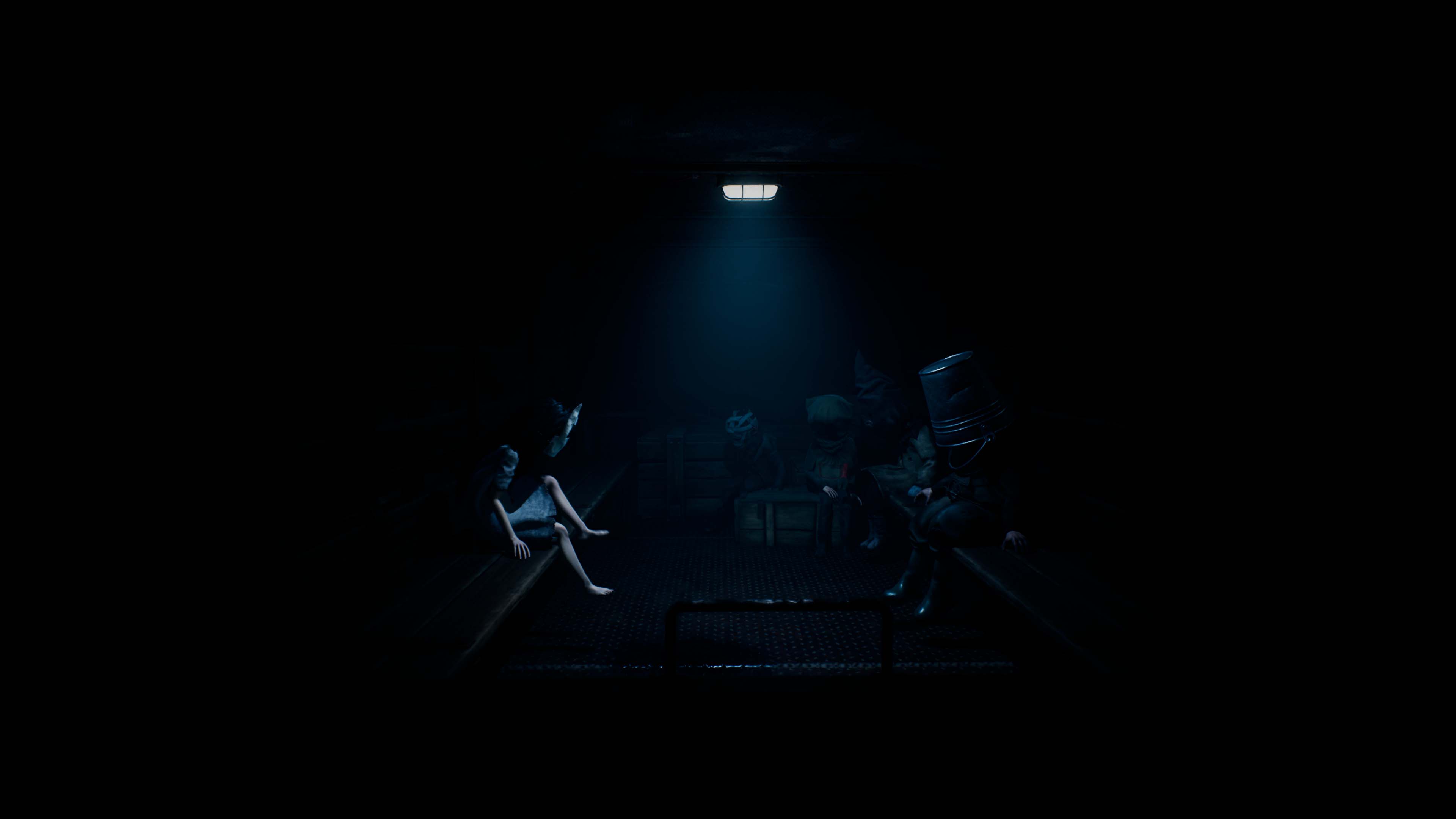 персонажи в спокойных позах в кузове военного грузовика